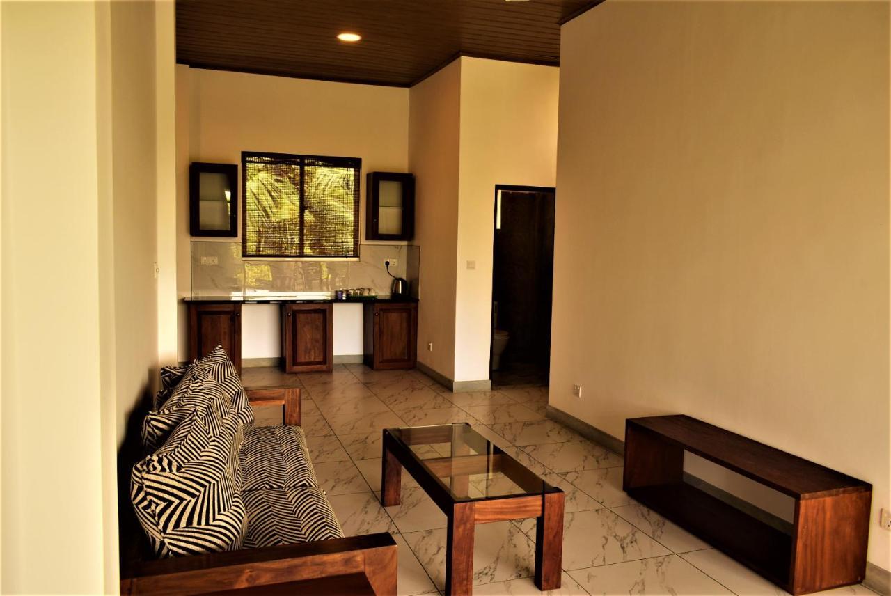 Hotel Anveela à Beruwala Extérieur photo