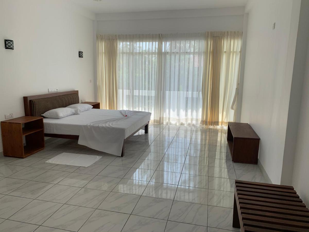 Hotel Anveela à Beruwala Extérieur photo