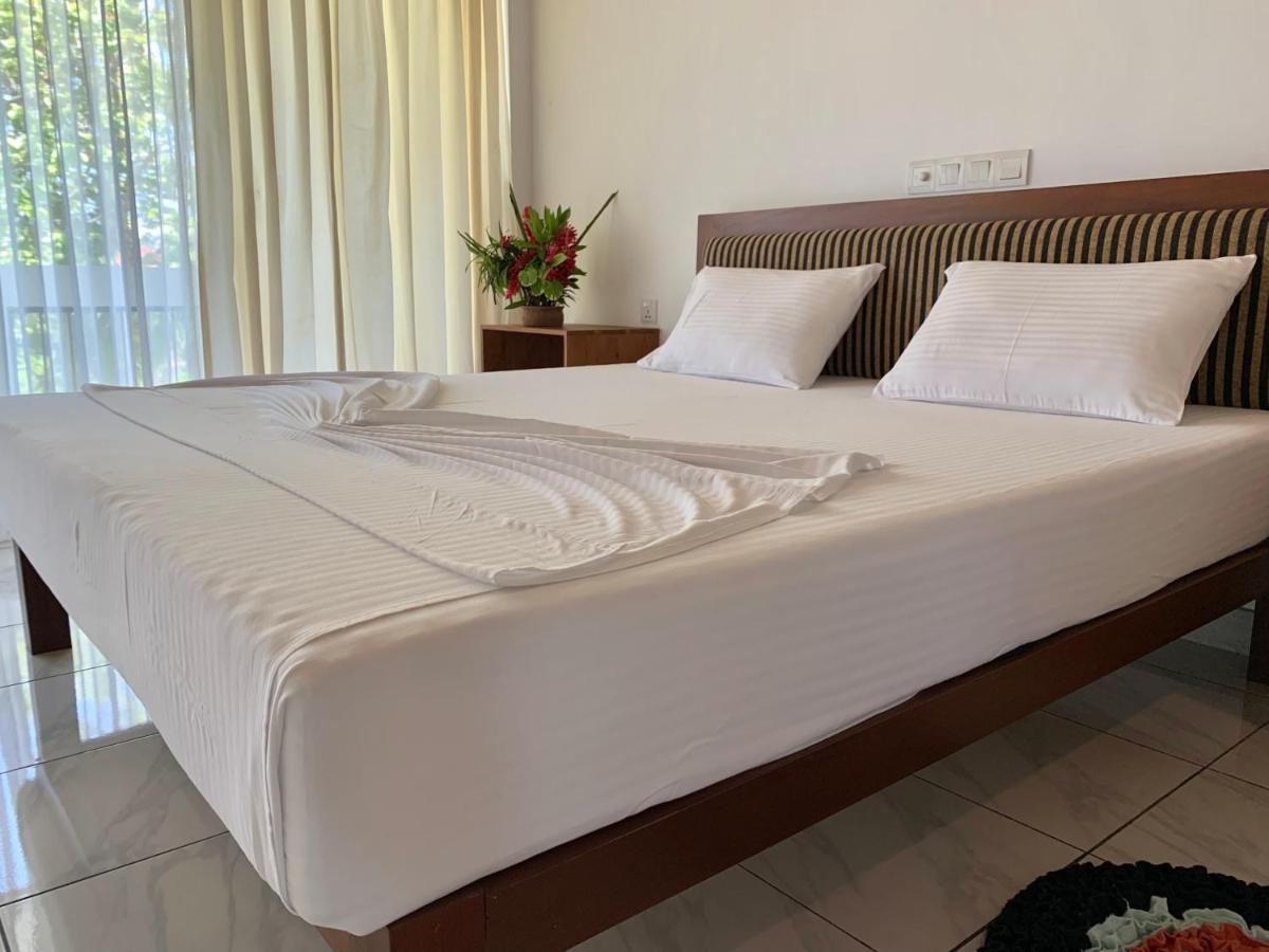 Hotel Anveela à Beruwala Extérieur photo
