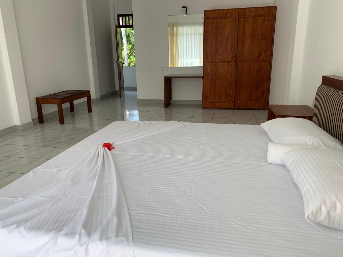 Hotel Anveela à Beruwala Extérieur photo